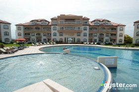 Jacuzzi am Hauptpool